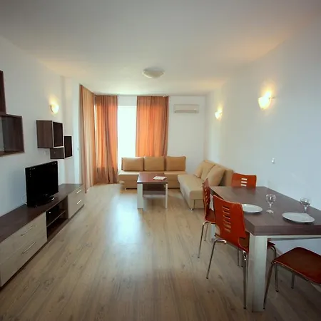 Zornitsa Millennium Apartman Napospart